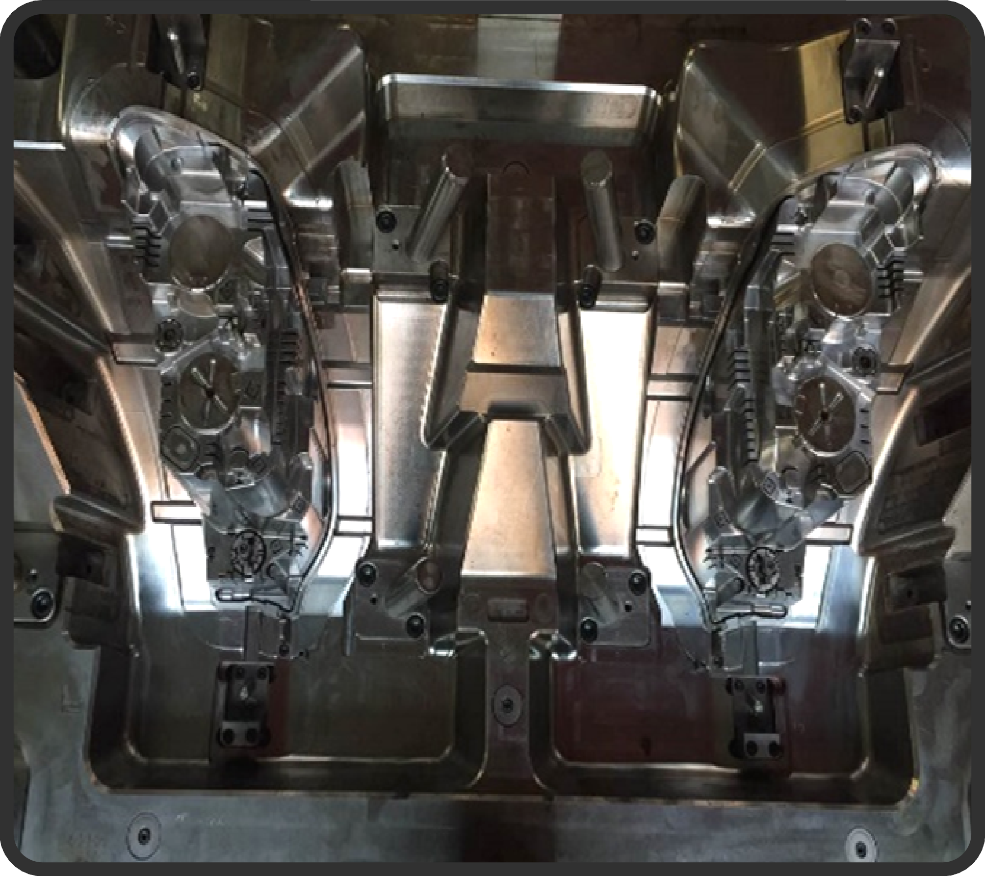 Headlamp Rear Housing Mold - Image 2